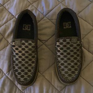 8.5 DC MEN'S VILLAIN SLIP-ON SHOES